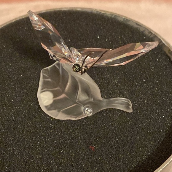 Swarovski Crystal ~ Butterfly on a Leaf w/box & certificate booklet (EUC!) - Picture 8 of 12
